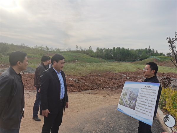 4月6日，吳縣長調研富豐商務中心地塊.jpg