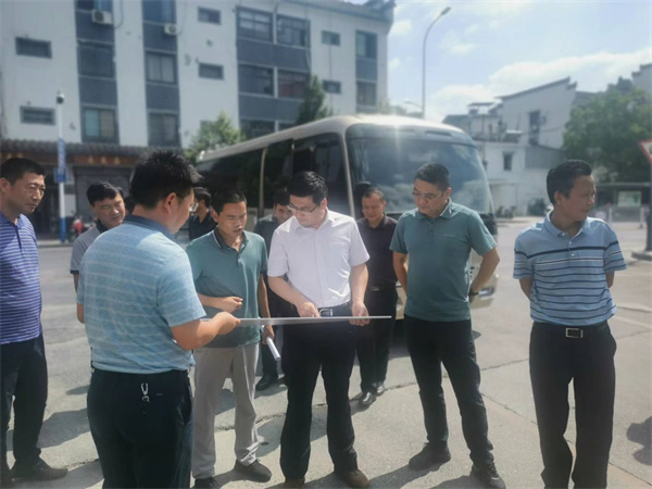 9月2日，王縣長，吳書記查看新安路跨鐵路，富豐新城商務中心及大數據中心項目進展情況1.jpg